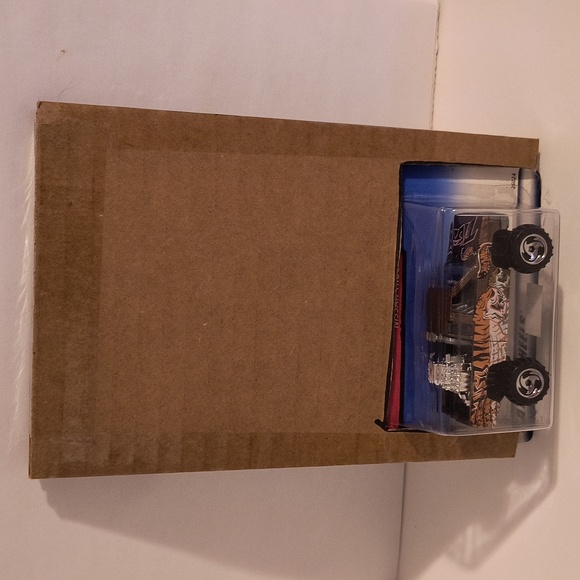 D1Hot Wheels  Nissan Truck shipping protector - Picture 3 of 3